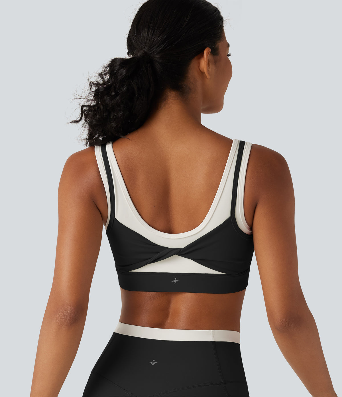 UltraSculpt™ Medium Support U Neck Built-in Bra Twisted Color Block Yoga Sports Bra