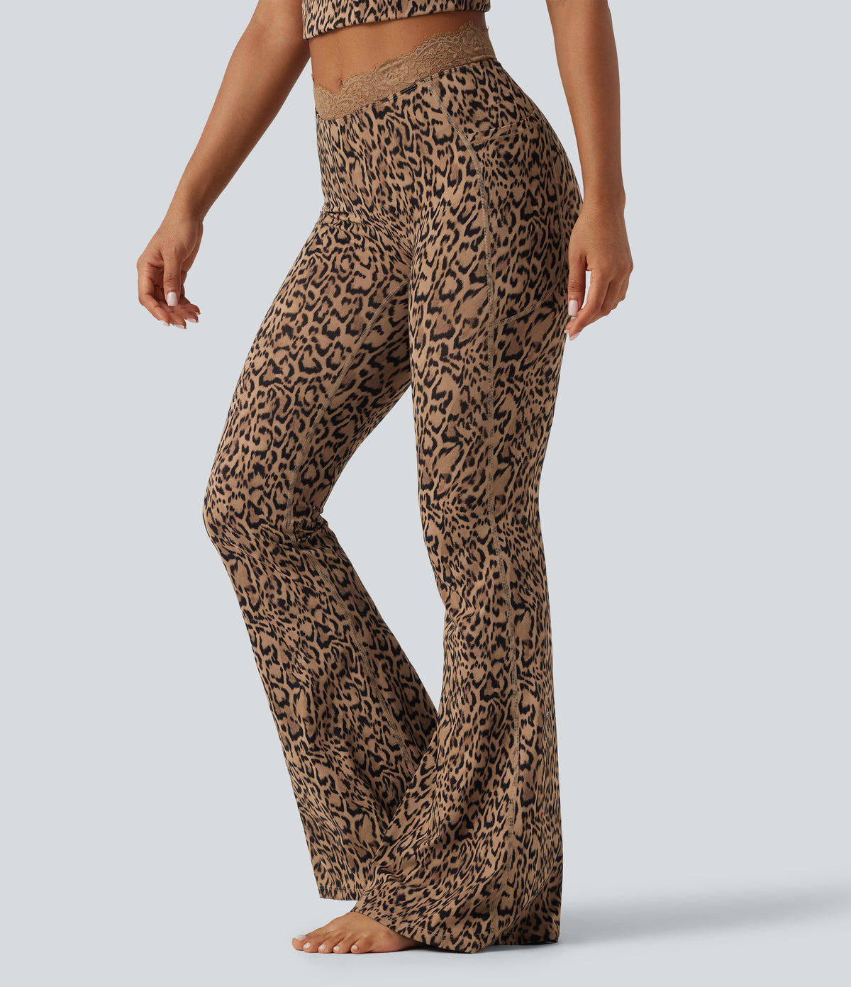 UltraSculpt™ Leopard Print V-Shaped High Waisted Contrast Lace Yoga Flare Leggings with Pockets