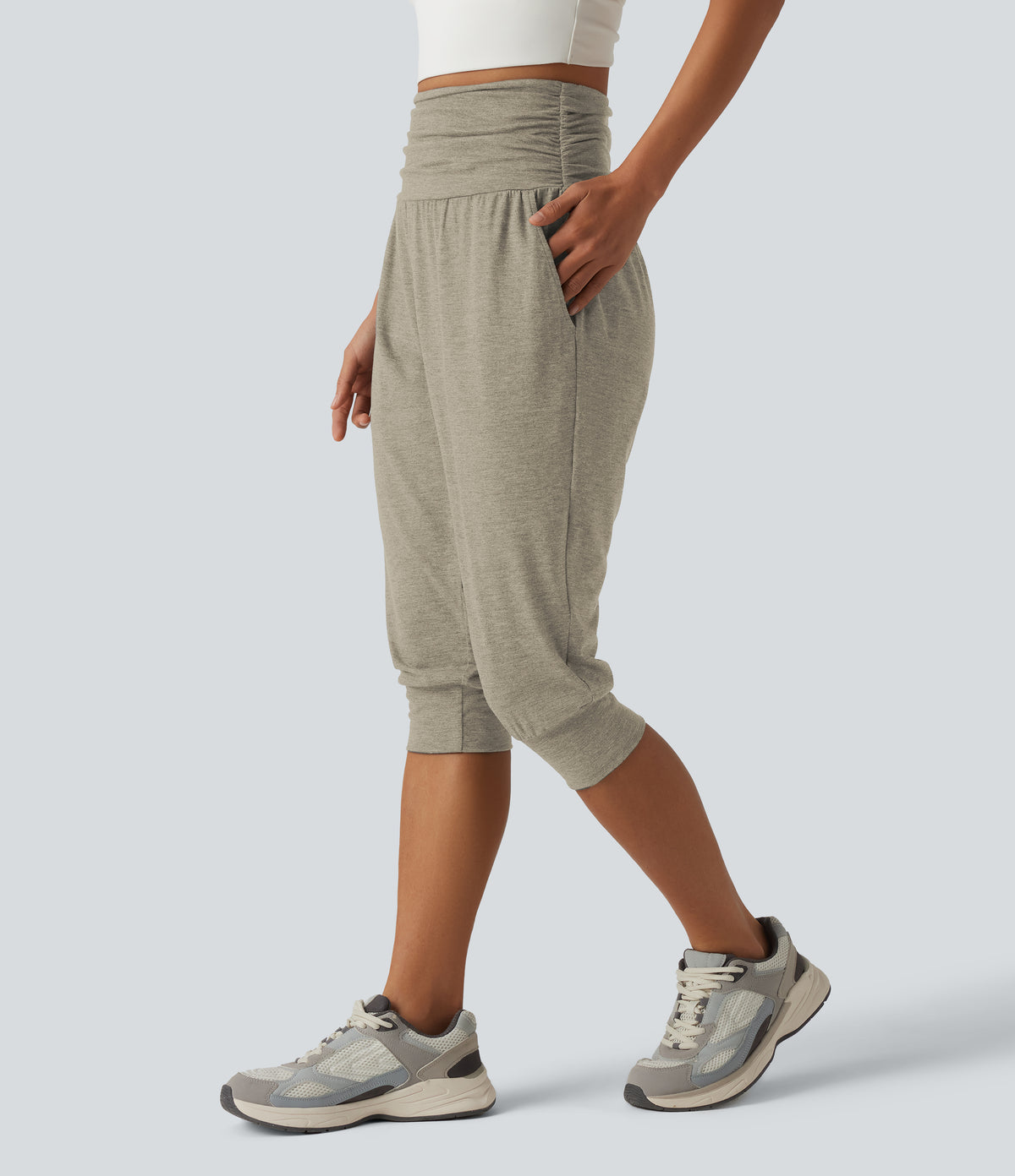 High Waisted Ruched Heathered Yoga Pedal Pushers Joggers with Pockets